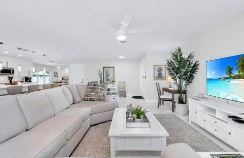 Delray Beach Villa | Luxury Designer Delray Beach. 10 Min to the Beach!