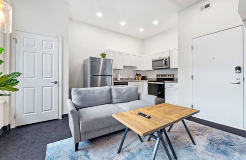 Downtown Pittsburgh Apartment | Luxury Downtown Spot Just Minutes to the Game!