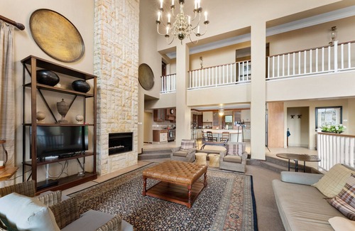 Himeville Villa | Luxury Drakensberg Family Accommodation - Misty Ridge.