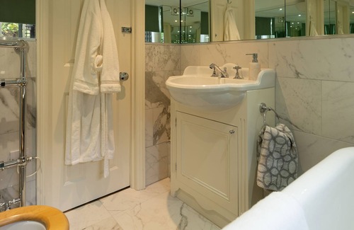Churchill House | Luxury, elegant Georgian home in leafy central London neighbourhood