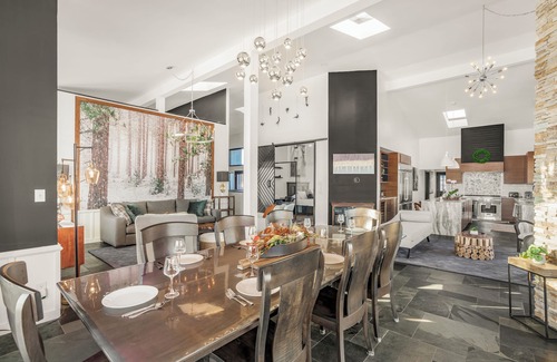 Elkton House | Luxury Estate with Mountain View and Privacy