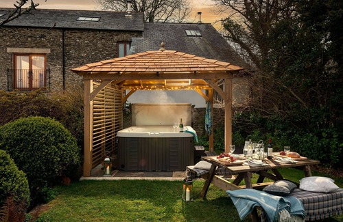 Widegates Cottage | Luxury Farm Cottages in rural setting near Looe, with hot tubs and EV charging
