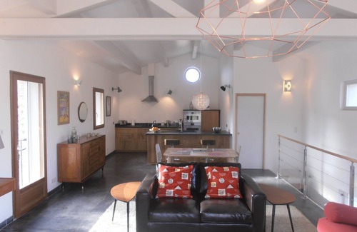 Pont-de-Barret House | Luxury gite with private pool, wifi and stunning views, sleeps 4+child bed