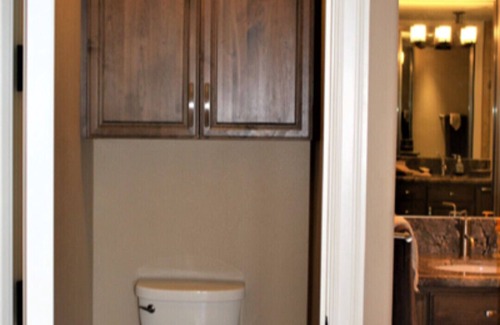 Clearlake House | Luxury Guest Suite - Sleeps 2 on Private Estate - Waterfront