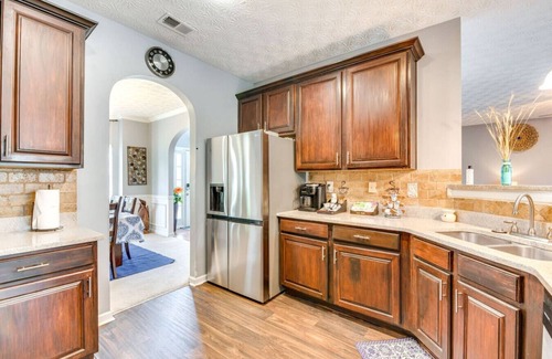 Hampton House | Luxury Hamptons 5BR Oasis with Pool Retreat