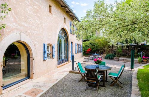 Taintrux Villa | Luxury historic farmhouse in the mountains - Domaine Macky