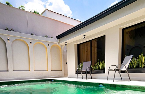 Zona Rosa House | Luxury Home In Las Lomas