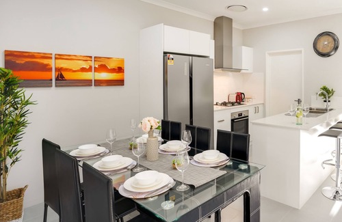 Balga House | Luxury Home, Private courtyard, Close to beach, Corporate/Long term Discount