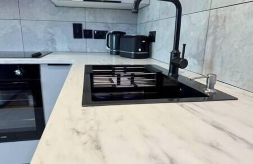 Londonderry House | Luxury Hot Tub Retreat Derry City