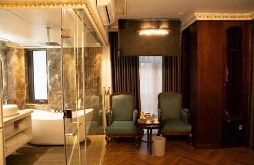 Gia Lam Hotel | Luxury Hotel - Số 3 , Ngõ 12 Nguyễn Khiêm Ích , Trâu Quỳ , Gia Lâm , Hà Nội