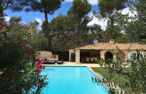 Bouc-Bel-Air Villa | Luxury house for an unforgettable vacation.