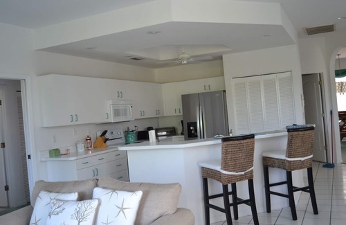 Tara Golf and Country Club House | Luxury House On Tara Golf & Country Club with Golf Access.