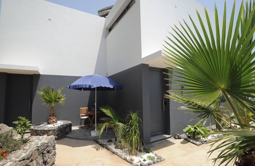 Arco da Calheta House | Luxury-House-Sea view-Ensuite with Shower-Casa Nenufar