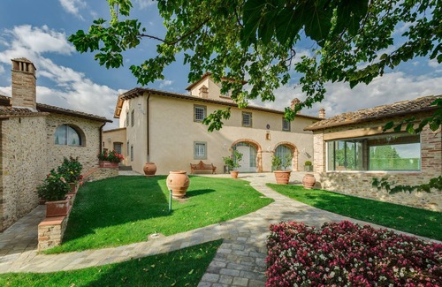 Tavarnelle Val di Pesa Villa | Luxury Villa located between Florence and Siena. A/C, swimming pool and SPA!