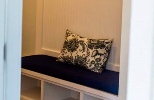 Batesville Apartment | Luxury King Guest Suite on Wine Trail Near Hiking!