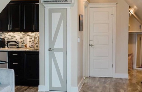 Batesville Apartment | Luxury King Guest Suite on Wine Trail Near Hiking!