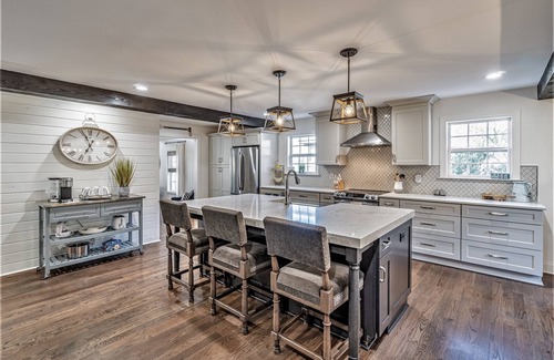 Gainesville House | Luxury Lake Front Cottage