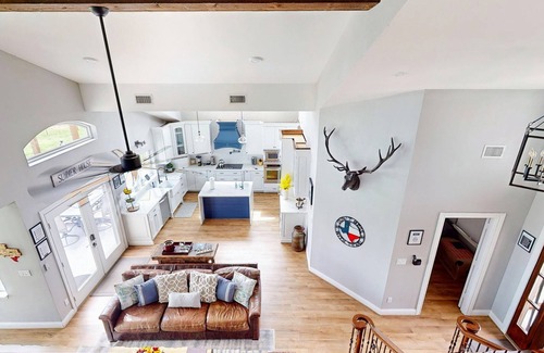 Little Elm Villa | Luxury lake house with pool king bed