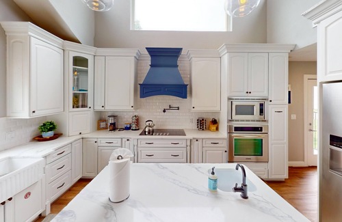 Little Elm Villa | Luxury lake house with pool king bed