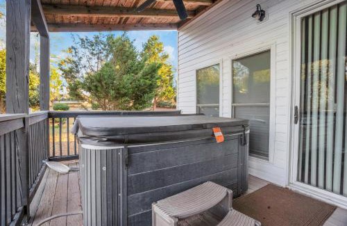 Gilbert House | Luxury Lake Retreat w Hot Tub Game Room for 12