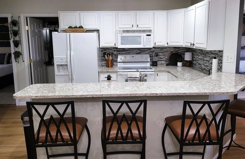 Osage Beach Condo | Luxury Lakefront Family Condo with Boat Slip