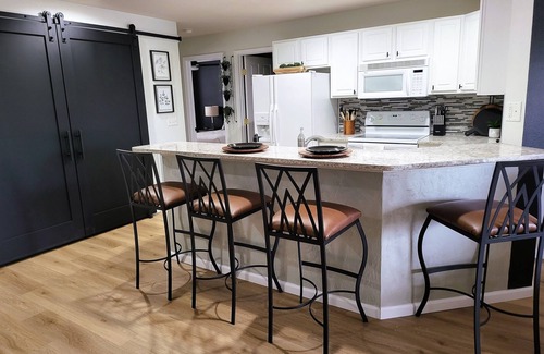 Osage Beach Condo | Luxury Lakefront Family Condo with Boat Slip