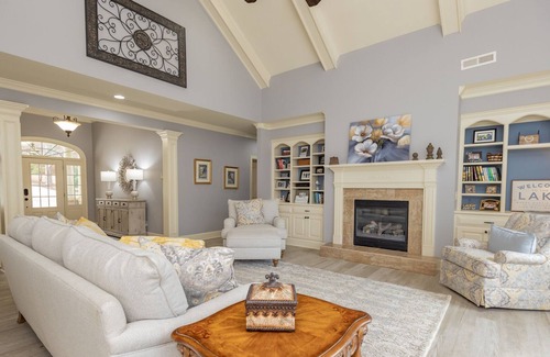 Olde Ferry Estates House | Luxury lakehouse with POOL SUMMER 2024. Hot Tub. Boat and Jet Ski Rental