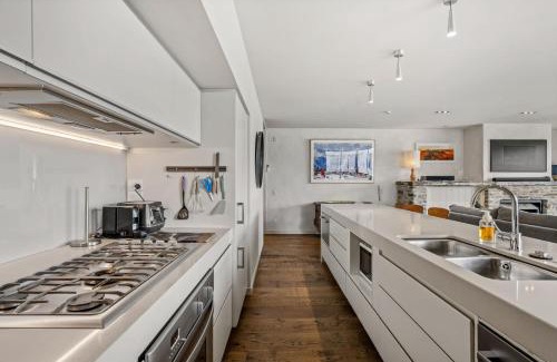 Wanaka Apartment | Luxury Lakeview on Ardmore with Sauna