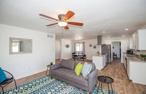 Yuma House | LUXURY Living 3