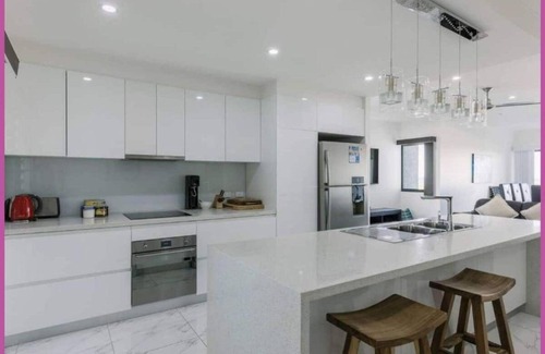 Stuart Park Apartment | Luxury & Location - Sea Views with Modern Class!