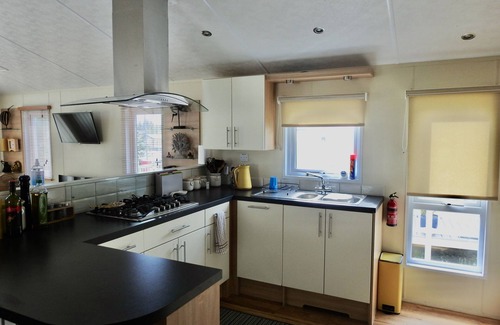 Hopton Cabin | Luxury Lodge on quiet holiday park
