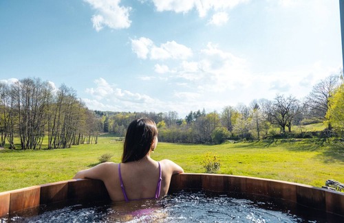 Champs-sur-Tarentaine-Marchal Ski Chalet | Luxury lodge with private spa in the heart of nature in the CANTAL