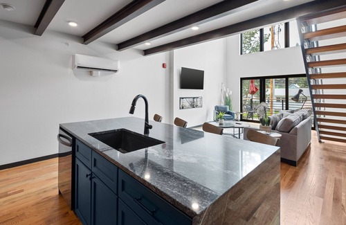 Hill City Apartment | Luxury Loft 7 Downtown Main Street