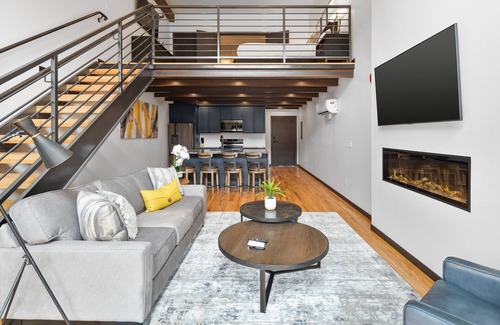 Hill City Apartment | Luxury Loft 7 Downtown Main Street