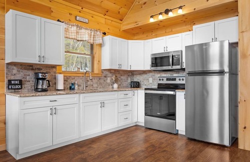 Schenevus Cabin | Luxury Log Cabin Lakefront, Game room & Fire Pit, Near all baseball camps