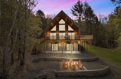 Schenevus Cabin | Luxury Log Cabin Lakefront, Game room & Fire Pit, Near all baseball camps