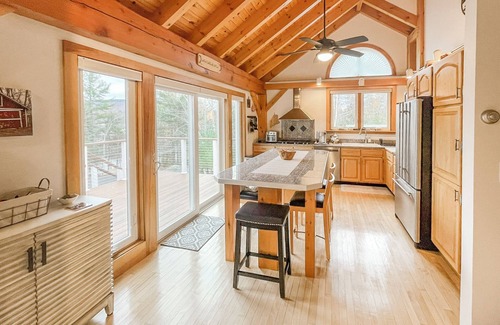 Lucerne-in-Maine Cabin | Luxury Maine Timber Frame w/Lake Views & Access