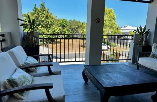 Trinity Park Apartment | Luxury marina view Apartment cairns
