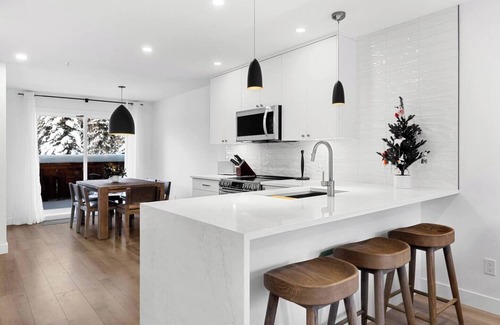 Sundance Estates House | Luxury, Modern Home in Village Core w/Hot Tub