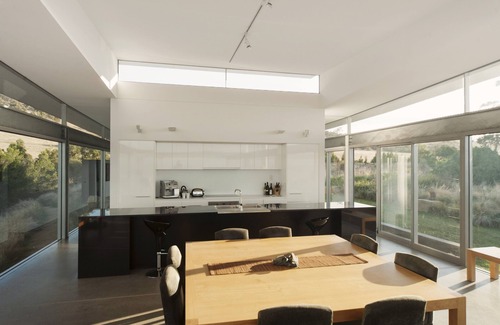 Rocky Hills Villa | Luxury modernist beach house retreat on Tasmania's beautiful East Coast