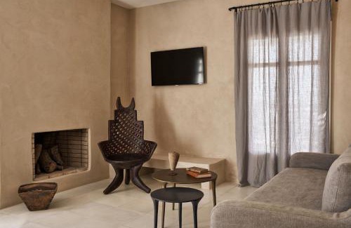 Agios Prokopios Villa | Luxury Naxos Villas Honeymoon Villa Air Conditioning Private Pool 1 Bedroom Stelida