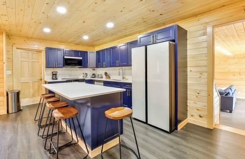 Hunter House | Luxury New Log Home Pool Sauna Hot Tub Game Room