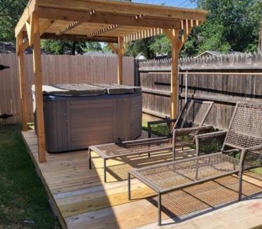 Heart of Lubbock Apartment | Luxury Oasis- 1 bedroom romantic getaways