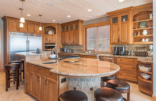 Neskowin House | Luxury Ocean Front. 9 Bdrm, 7 bth. 7400 sq/ft. Theater room, game rm, hot tub