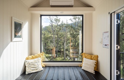 Joadja Cabin | Luxury Off-Grid Tiny House in the beautiful Southern Highlands