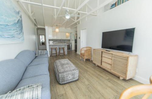 Pollok Beach Apartment | Luxury On The Beach