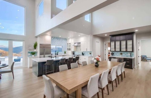 El Cajon House | Luxury Resort Home with Pool & Golf Simulator