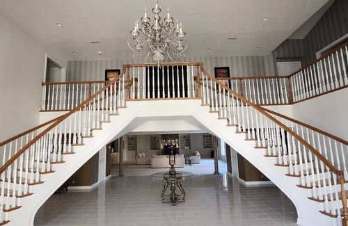 Ashland House | Luxury Retreat for Large Groups 10BR Estate in Scenic Ashland, NE