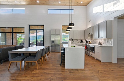 Broken Bow House | Luxury Retreat in Broken Bow