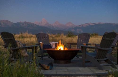 Clawson House | Luxury Retreat Teton Views 3 Acres
